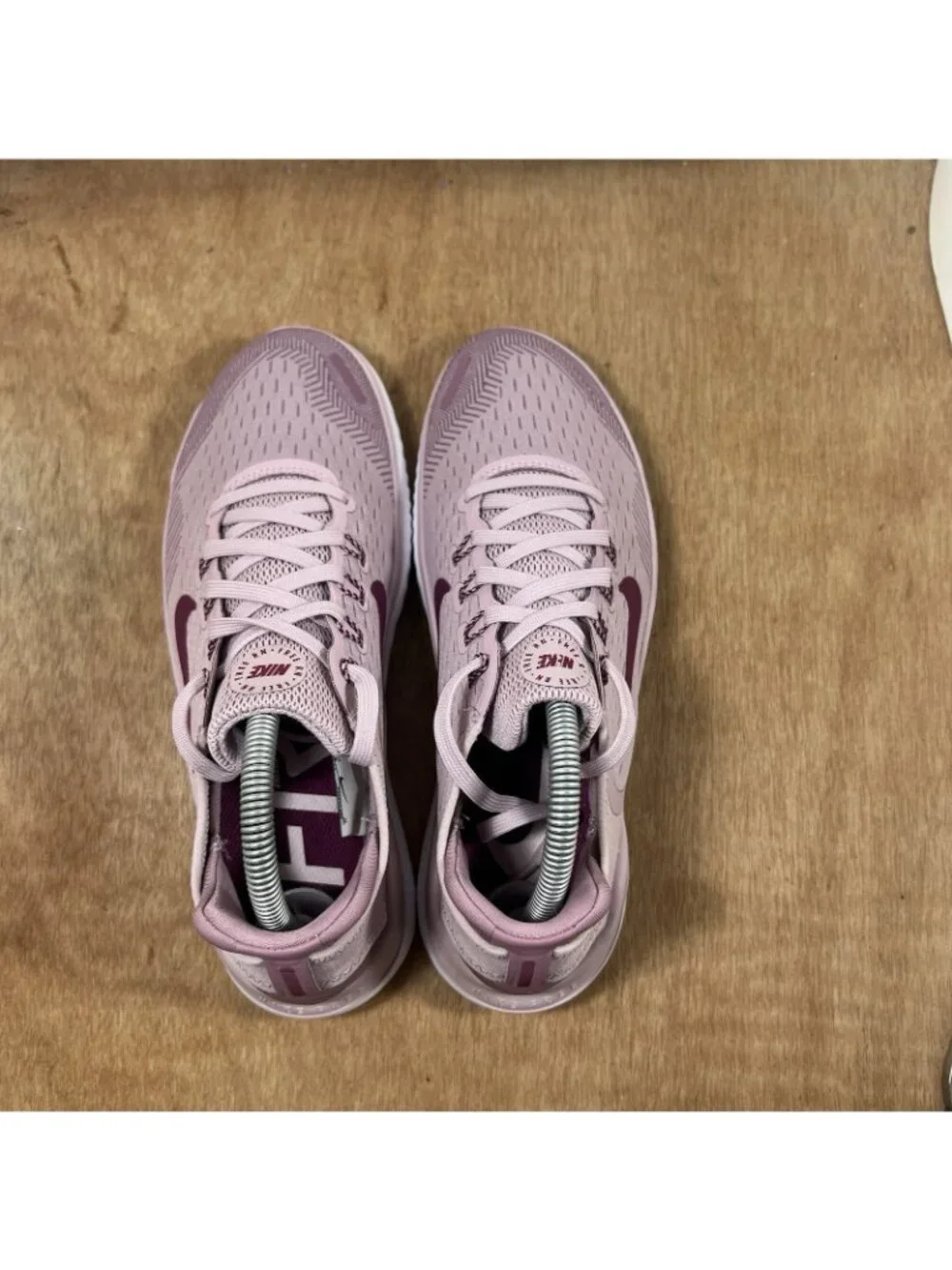 Nike Free RN 2018 Women's Size 9 Running Shoes Plum Chalk True Berry